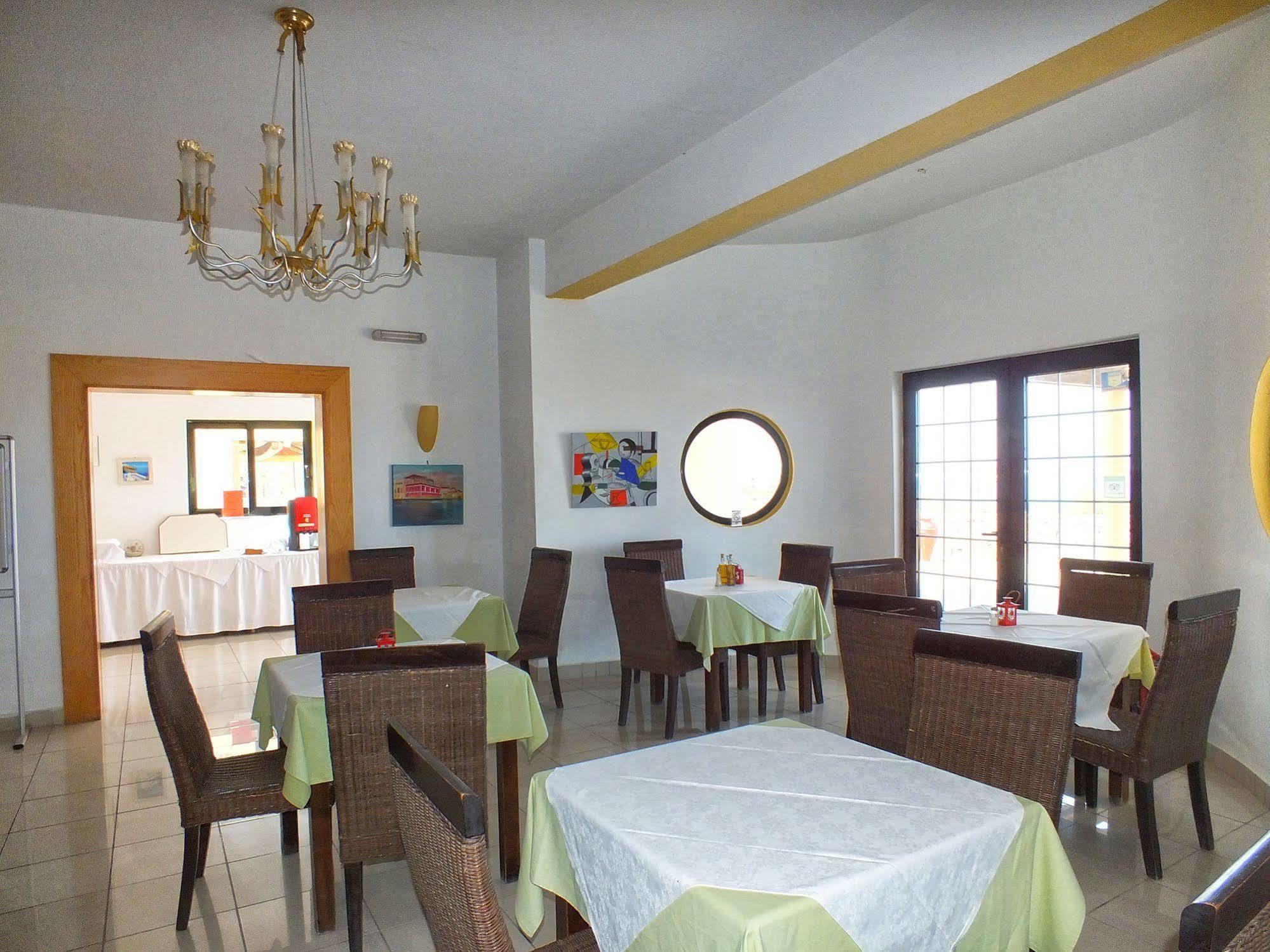 Golden Villas - Hotel Apartments & Villas 赫索尼索斯 外观 照片