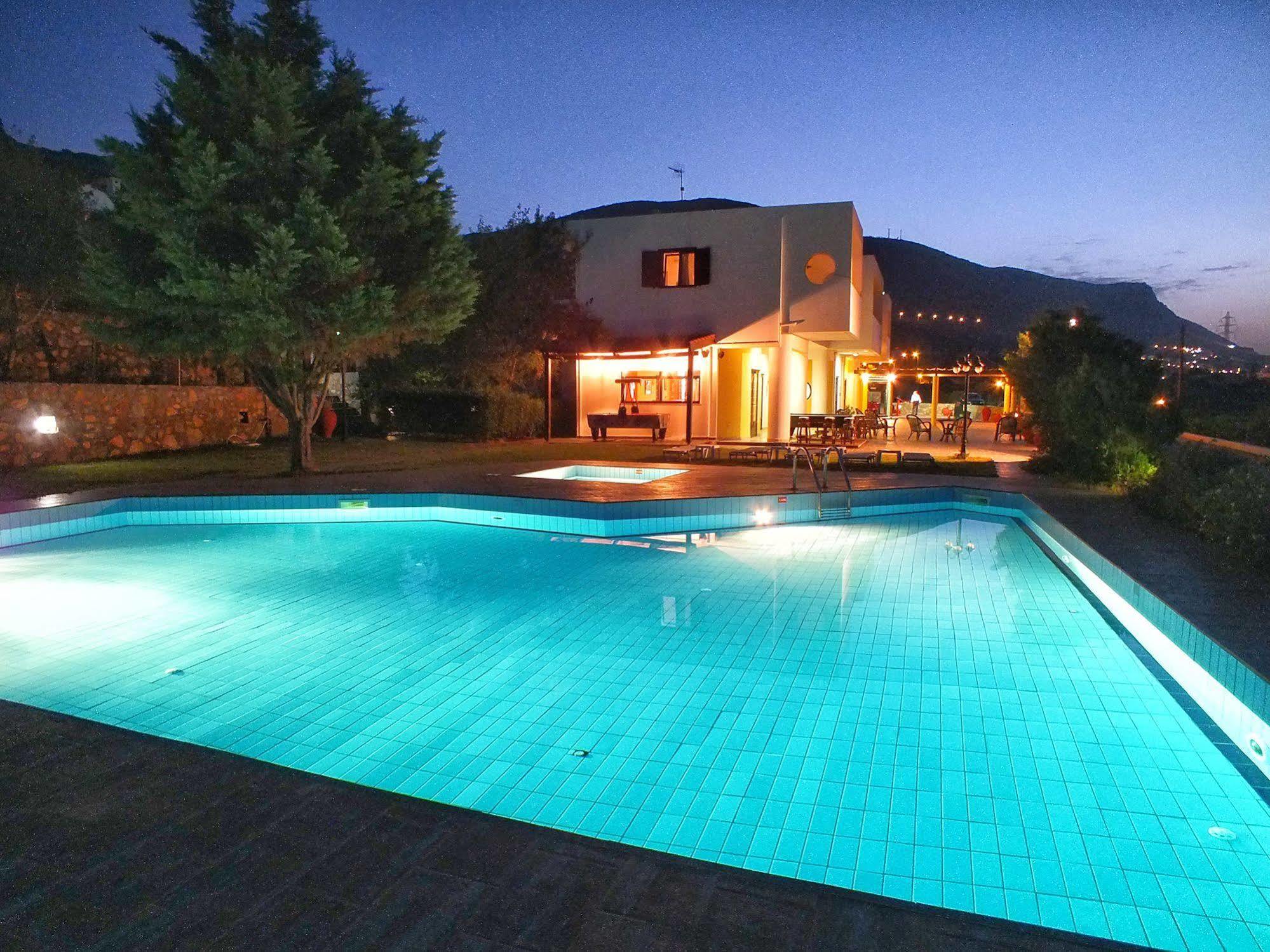 Golden Villas - Hotel Apartments & Villas 赫索尼索斯 外观 照片